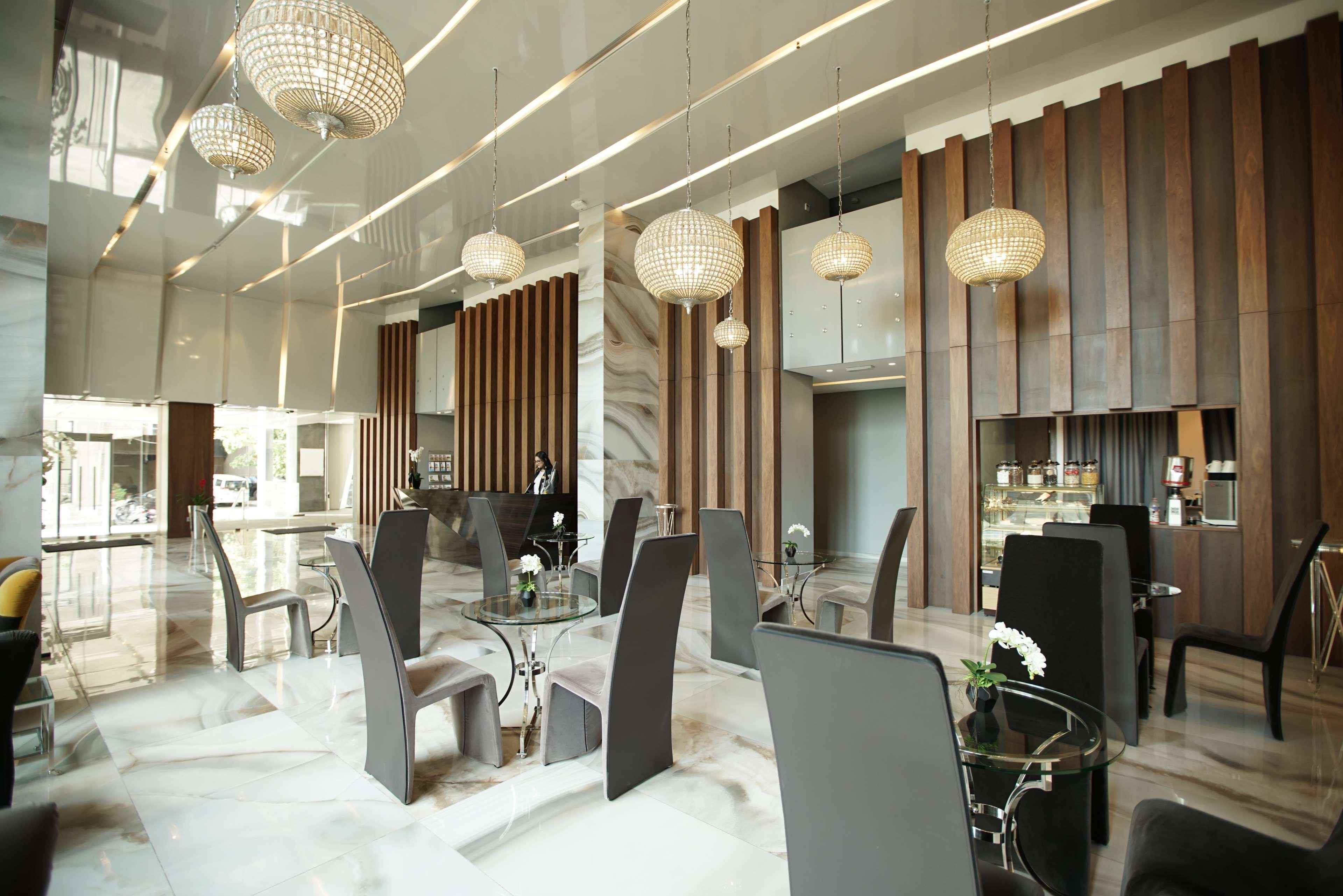 Royal Tulip Achrafieh Hotel Beirut Exterior photo